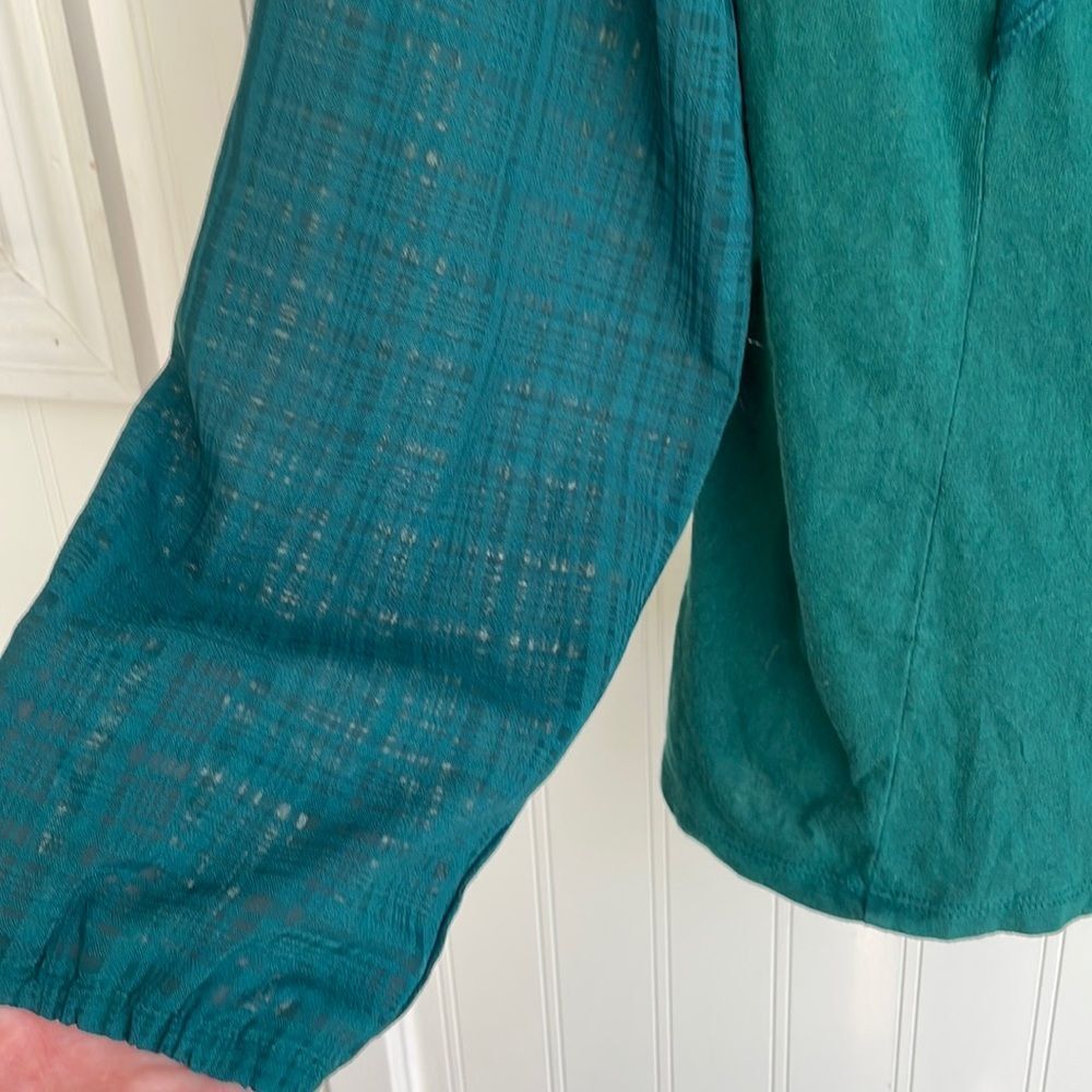 J. CREW Green Long Sleeve Blouse Ruffle-shoulder with plaid sheer sleeves size S - Picture 4 of 10